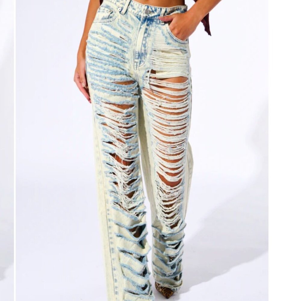 Callie Lives Shredded & Distressed AKIRA Over It High Rise Light Wash Jeans XL - Picture 5 of 8